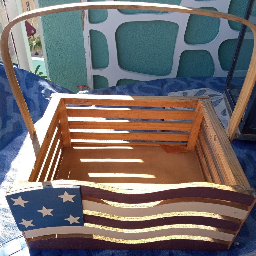 Vintage,Wooden American Flag Storage Basket